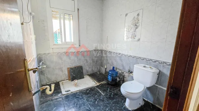 CASA CON TERRENO PARA REFORMAR EN LA TORRE DE CLARAMUNT – — 11