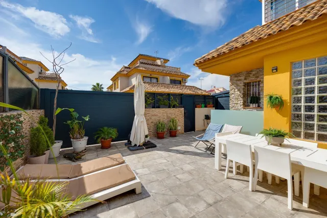 AMPLIO CHALET EN LOS MONTESINOS: 3 HAB, 2 BAÑOS — 14