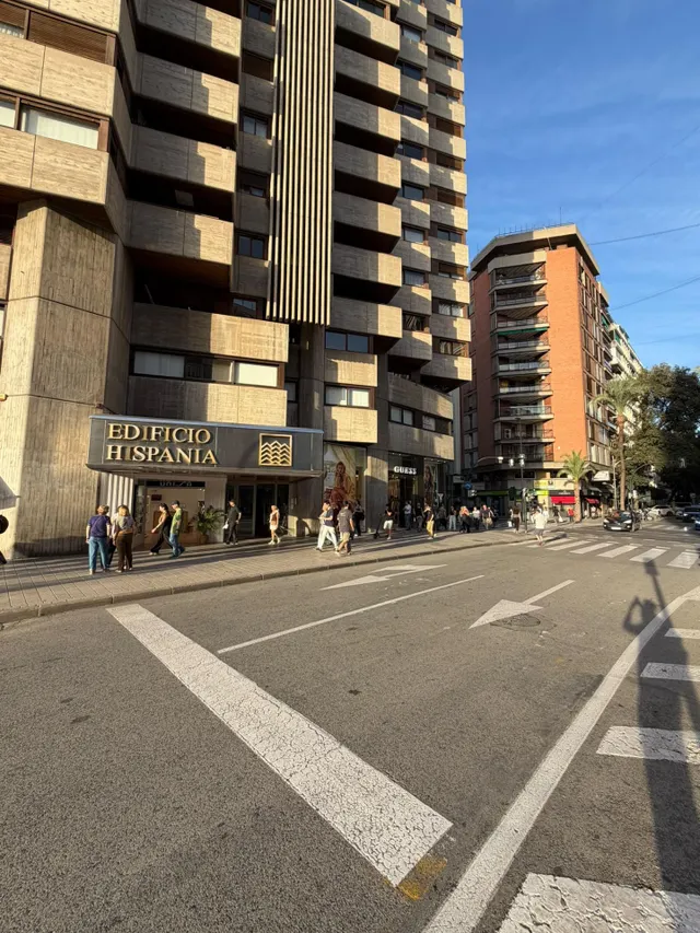 Piso 5 habitaciones 152m² en venta - Avda. de la Constitucion — 16