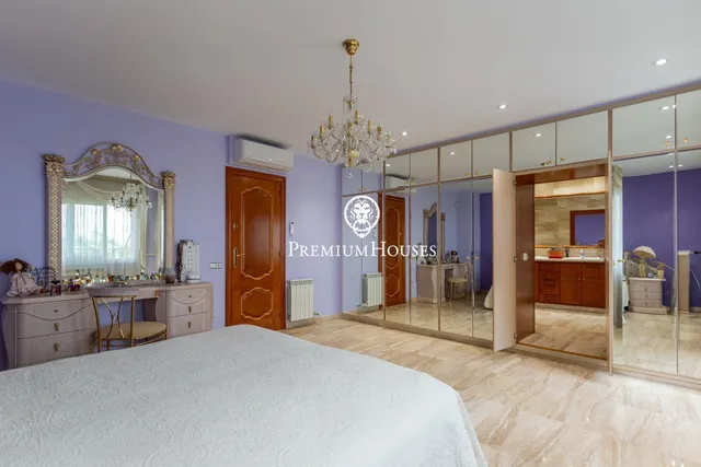 Amplia vivienda con ascensor, patio y terrazas — 21
