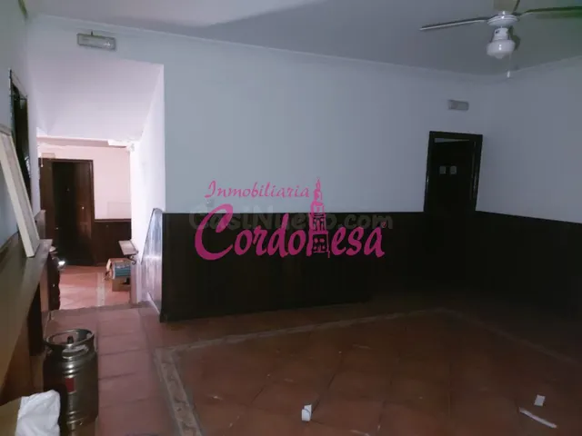 CASA INDEPENDIENTE CON LOCAL COMERCIAL EN PLANTA BAJA - foto 5