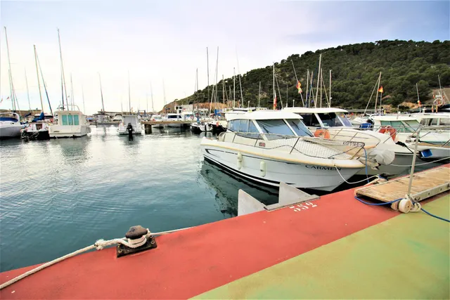 Amarre en el puerto deportivo de Oropesa del Mar — 10
