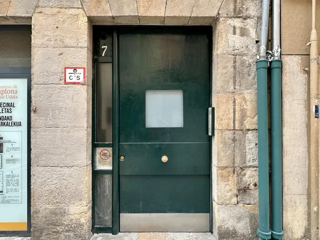 Se vende precioso piso en la calle san antón de Pamplona — 46