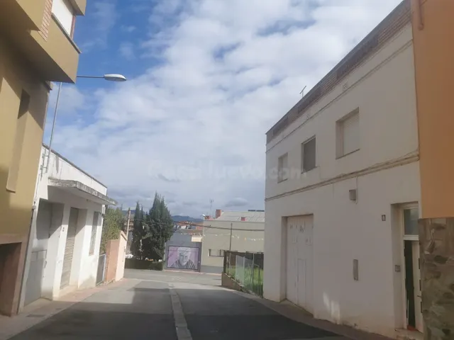 CASA CENTRICA EN ALMENAR