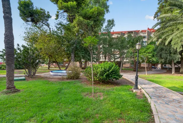 Amplio apartamento de 4 dormitorios a pocos pasos de la Playa del Acequión, Torrevieja — 28