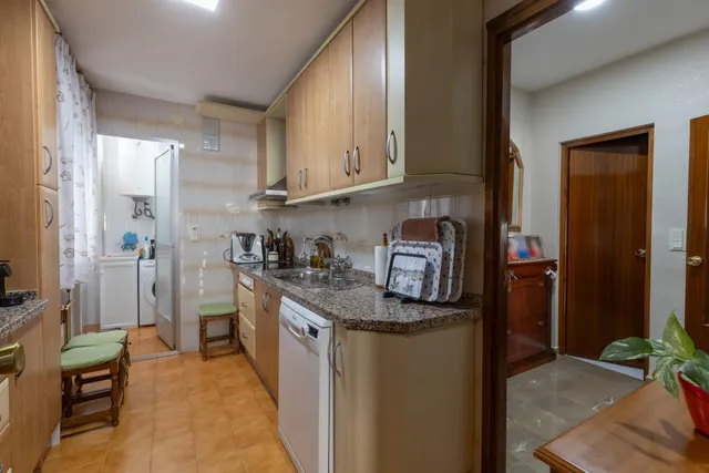 Amplio y luminoso piso de 3 dormitorios listo para entrar a vivir junto al metro de Albolote — 22