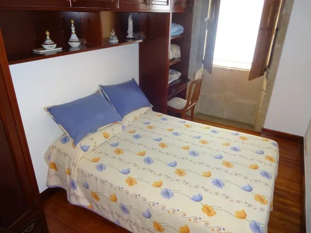 SE VENDE CASA SEÑORIAL PAREADA DE PIEDRA REFORMADA Y EN PERFECTO ESTADO EN PADRON — 17