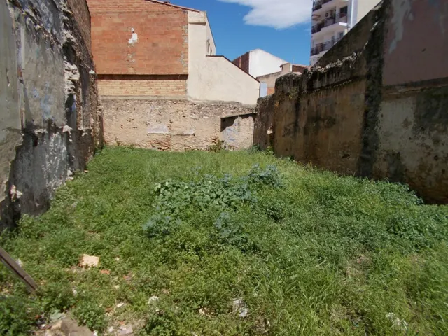 Fantástica parcela urbana en el centro de El Vendrell — 3