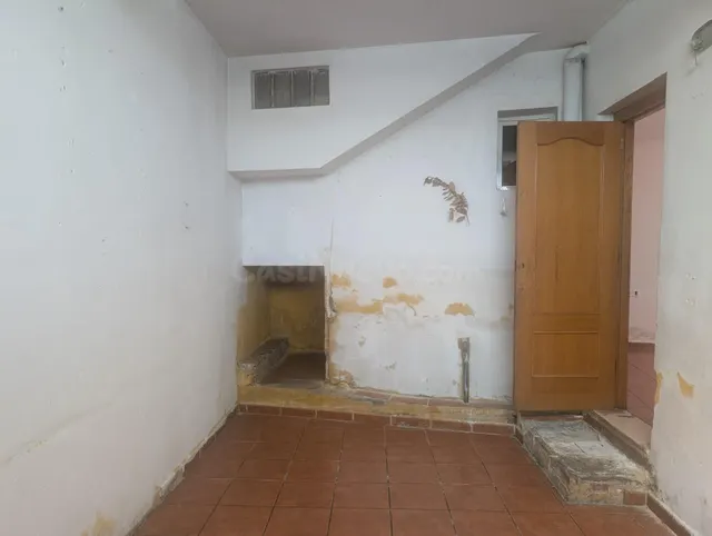 Amplio adosado en Benimuslem a reformar - foto 4