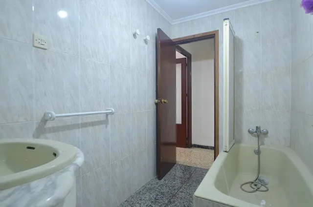 Piso de 4 dormitorios en venta en calle Doctor Carracido. — 24