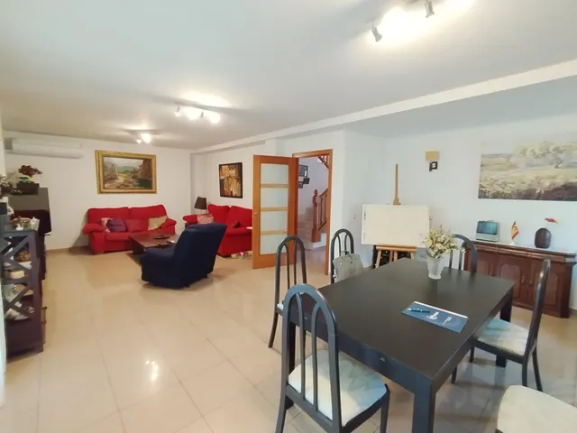 Espectacular Chalet en Montehermoso - Espacios Amplios y Comodidad — 13