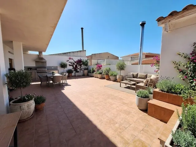Gran casa familiar en el centro de Pinoso con garaje excepcional y posibilidades para crear tu propio negocio — 6