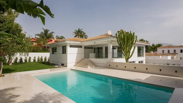 Chalet 6 habitaciones 419m² en venta - Marbella — 48