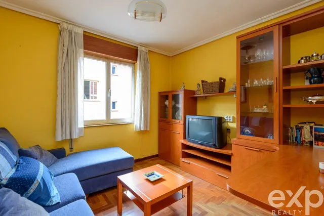 OPORTUINIDAD DE INVERSIÓN, MIERES – 2 habitaciones Y COCINA INDEPENDIENTE — 2