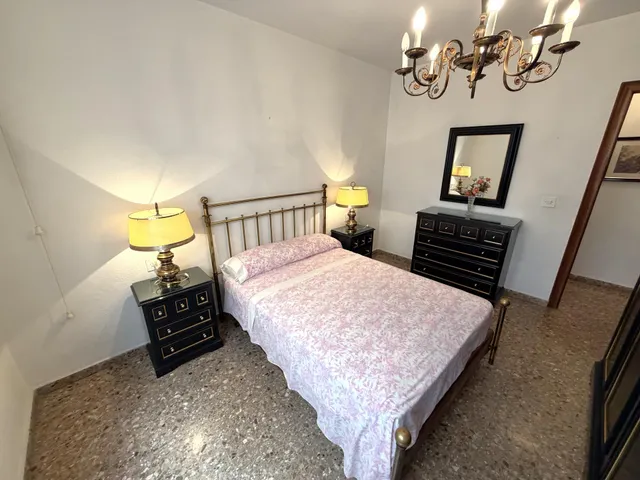 Vivienda de cuatro dormitorios en el centro de Alicante — 24