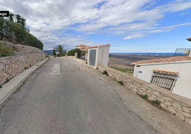 SE VENDE casa OKUPADA en C Geranios 32 de Pego (Alicante) - foto 3
