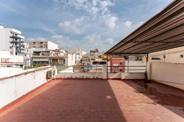 AMPLIO PISO EN LA ZONA DE GAMARRA — 29