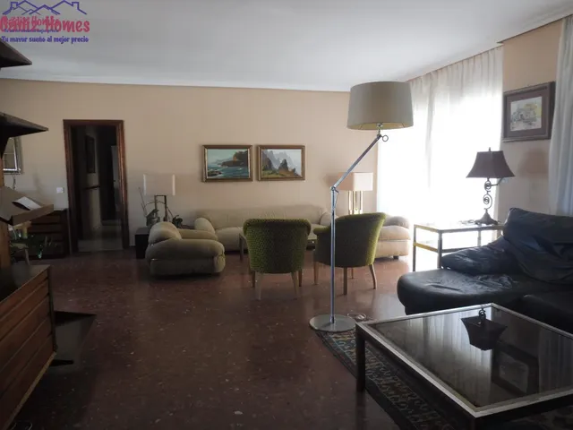 AMPLIA VIVIENDA SEÑORIAL ZONA BAHIA BLANCA — 9