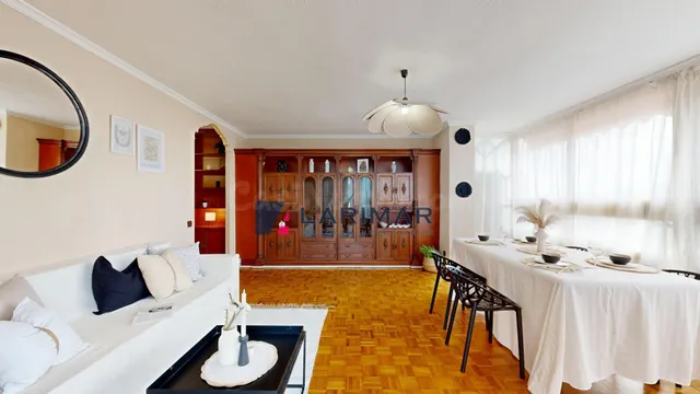 AMPLIA VIVIENDA CON GRAN TERRAZA, GARAJE Y PISCINA EN VISTAH - foto 2