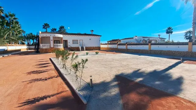 Villa independiente en Catral con parcela de 1.646 m2 - 1304 - foto 5