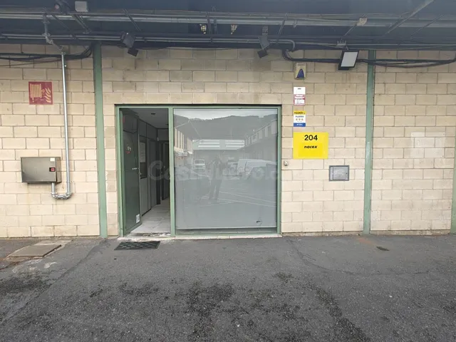 VENTA - ALQUILER LOCAL INDUSTRIAL EN POLIGONO DENAC DE ANDOA