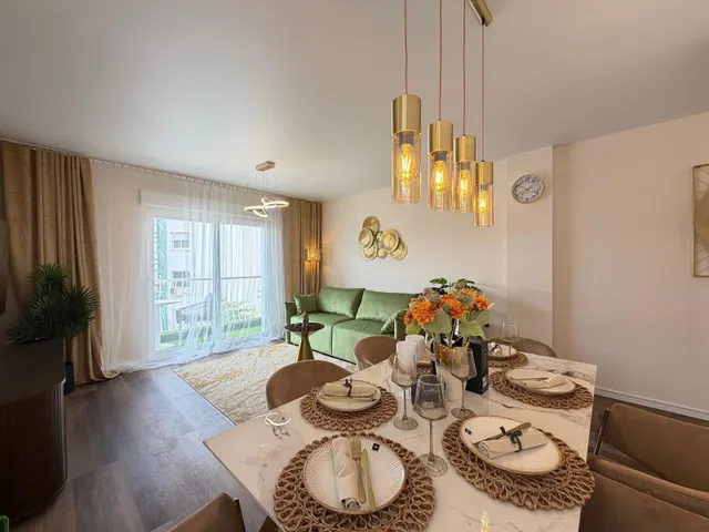 Apartamento totalmente reformado con vistas al mar y a 100 metros del puerto. con 3 dorm. 2 baños. superficie de 100 m2. — 34