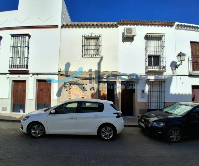 Venta de Casa Adosada en La Puebla de Cazalla - Sevilla - foto 2