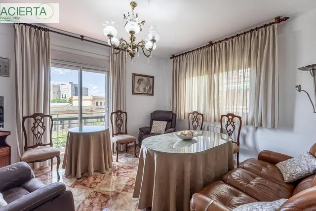 Piso señorial de 182 m2 en Avenida Madrid: amplitud, luz y posibilidades infinitas con garaje opcional. — 9
