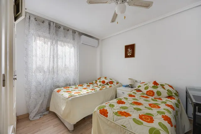 Casa en venta en Lo Crispín con 3 dormitorios, piscina, jardín y terraza cerca de Torrevieja y Guardamar — 18
