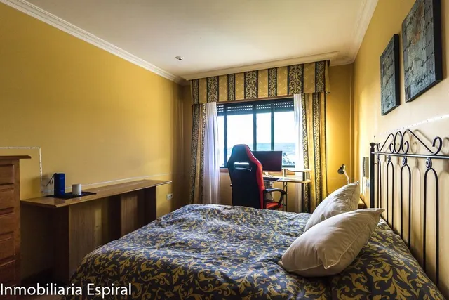 ¡Impresionante Chalet Familiar en Mogor, Marín! — 31