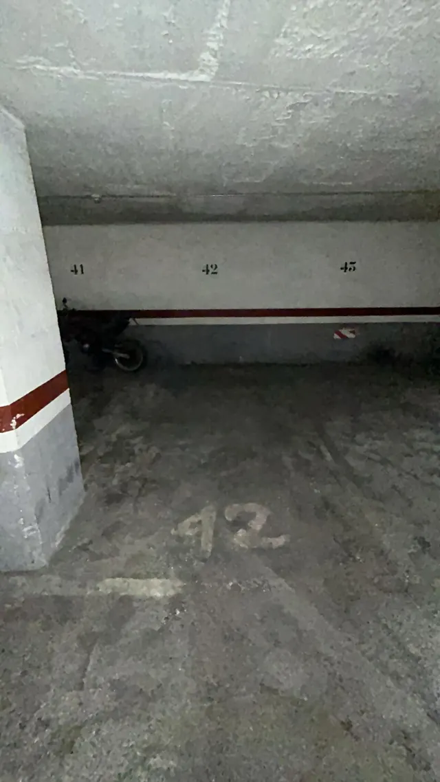 Garaje en venta en Calle de Guitard — 11