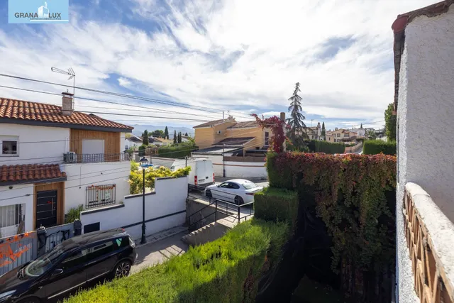 Preciosa casa en Ogíjares con piscina y jardín — 35