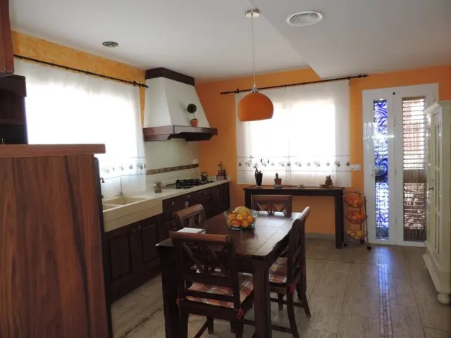 chalet en zona del colegio elians — 22