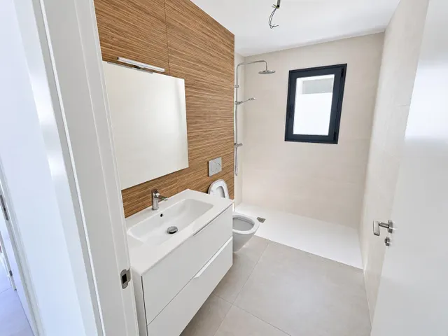 CHALET INDEPENDIENTE DE OBRA NUEVA, 4 DORMITORIOS, 3 BAÑOS, PISCINA EN ZONA MUY TRANQUILA EN ALBIR — 12