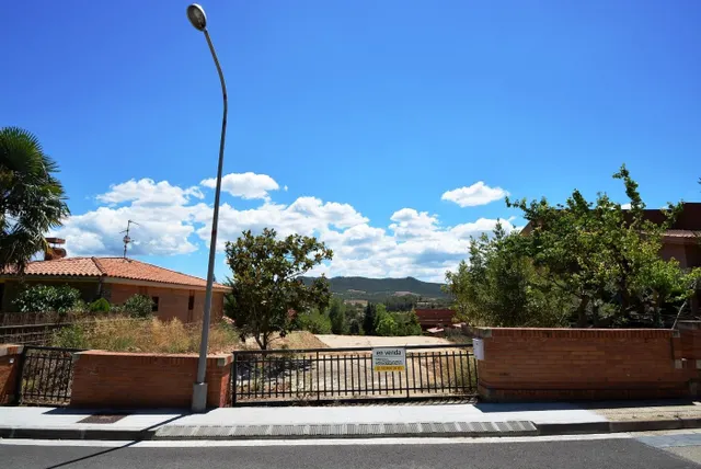 Solar en venta - URB. LA MALLOLA - foto 4