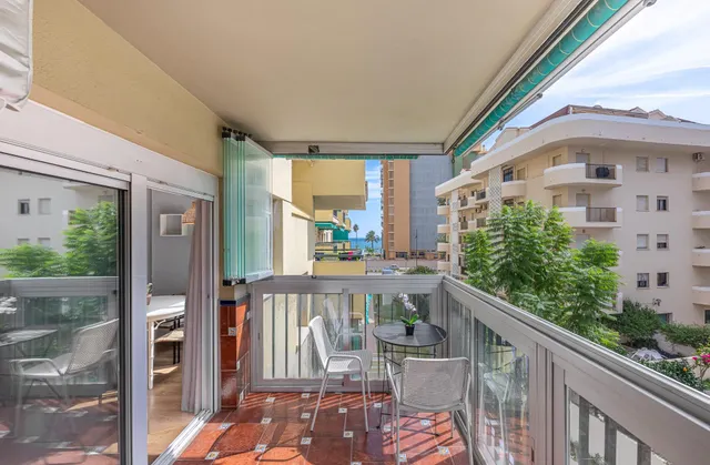 Vivienda con terraza y vistas al mar en Avenida de las Gaviotas, Fuengirola — 50
