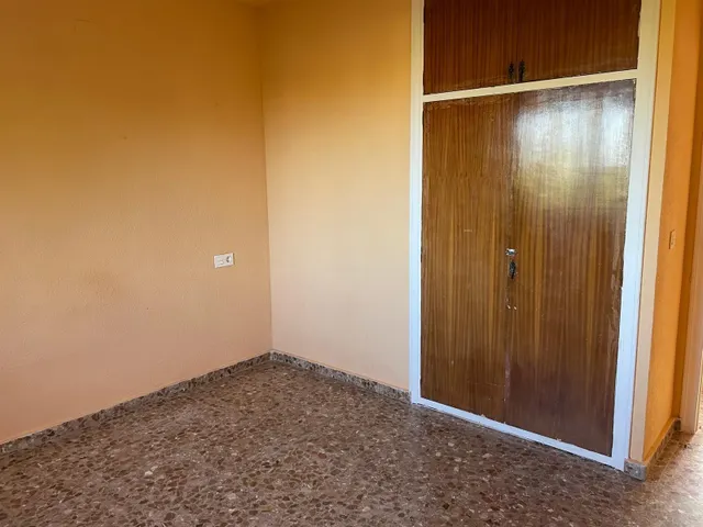 Casa con parcela en Los Balcones, Torrevieja. 5 dormitorios, 2 baños — 37
