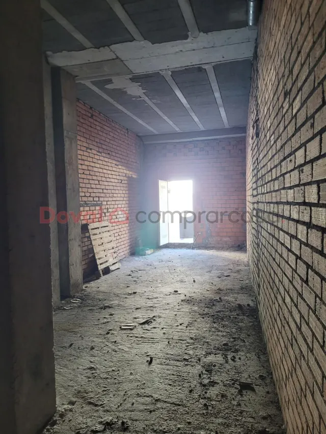 SE ALQUILA LOCAL COMERCIAL — 8
