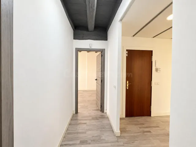 Amplio piso de 6 habitaciones en el centro histórico de Manresa — 4