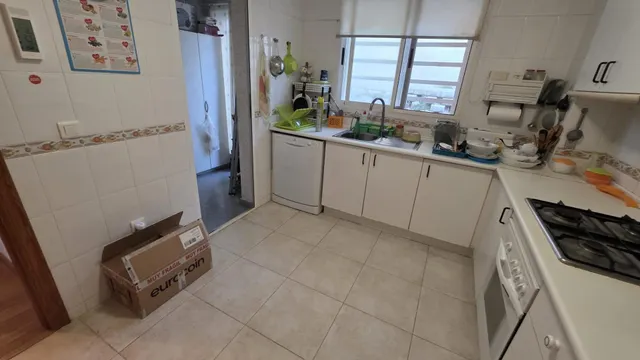 Vive frente al mar en este exclusivo piso en la Playa de Muchavista. — 32