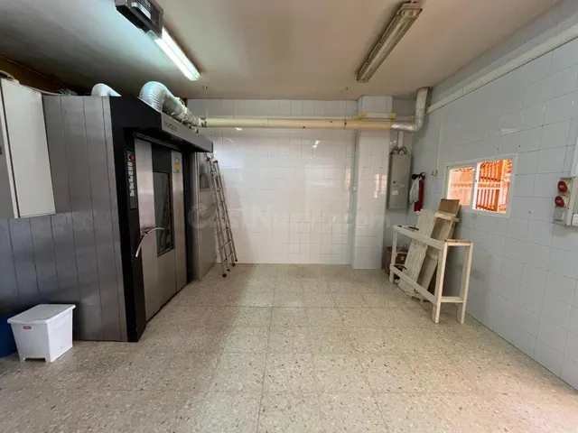 VENTA de Local en Camas — 16