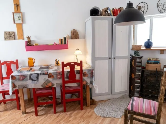 Tu refugio mediterráneo frente a la laguna rosa: un bungalow con amplio patio y muchas posibilidades — 7