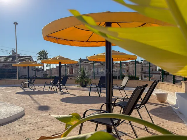 Torreblanca! Encantador bungalow reformado con 2 terrazas en urbanización exclusiva con 2 piscinas comunitarias — 5