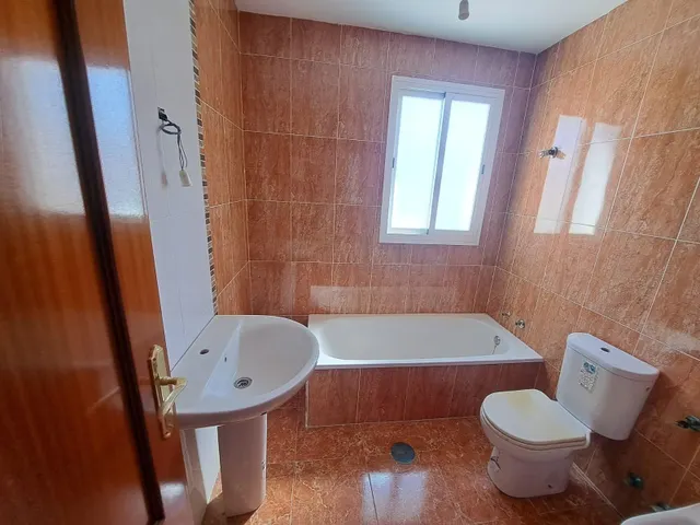 Venta de Casa Adosada en Bonares, Huelva. — 9