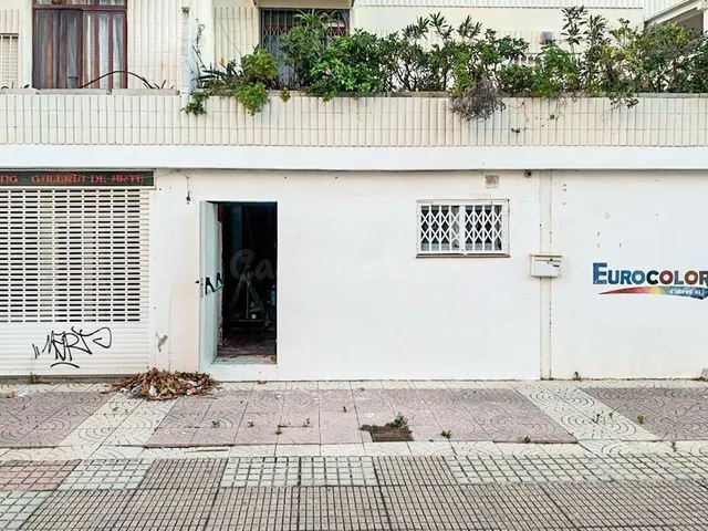 Local COMERCIAL en la playa de Gandia, en C/La Rabida - foto 5