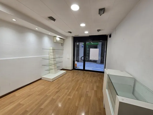 Local Comercial en Venta en z. Plana de l'Om, Manresa - foto 3