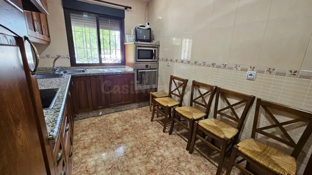 CAÑERO. Amplia Casa con cochera privada - foto 3
