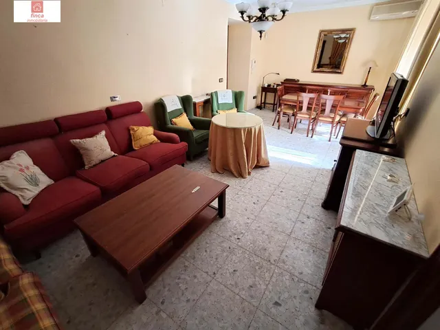 Se vende vivienda doble en Montijo, zona centro, plaza santa clara, a tres calles, con garaje y piscina — 8