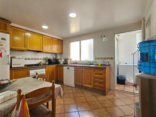 Piso vpo de 3 habitaciones con garaje y trastero en la zona norte de san vicente del raspeig — 2