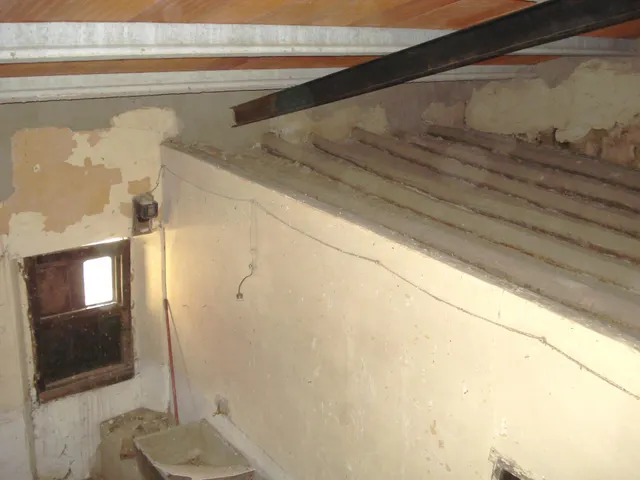 Se vende piso para reformar con Tejado Reformado — 9